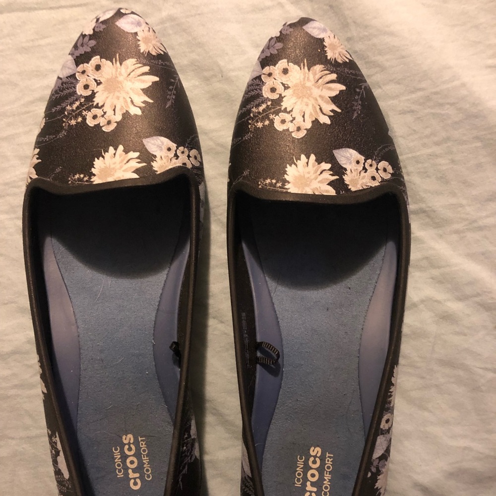 Croc flats. Size 8 women